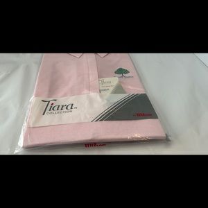 Wilson women’s Short sleeve pink medium golf shirt